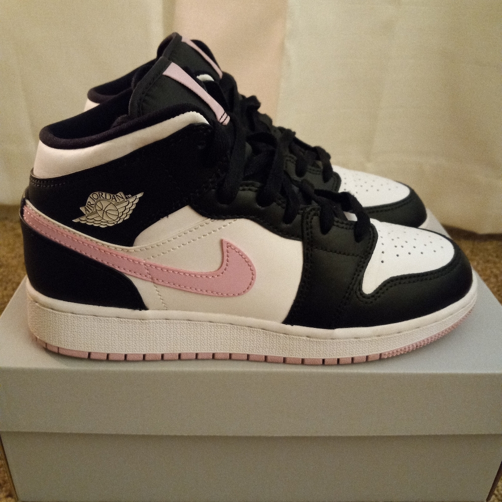 Air Forces (Jordans)